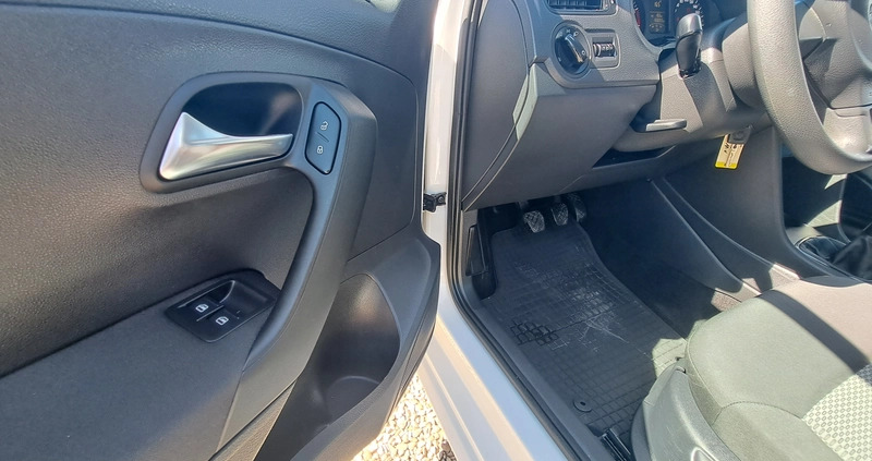 Volkswagen Polo cena 17900 przebieg: 168000, rok produkcji 2010 z Sępopol małe 254